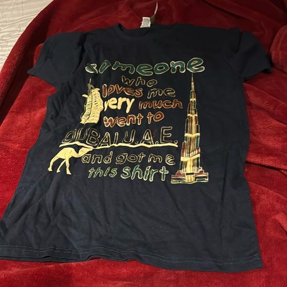 Vintage Style Some who Loves me  went to Dubai UAE tee - Picture 4 of 14